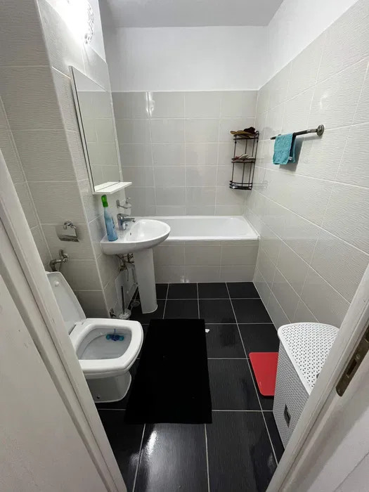 APARTAMENT 3 CAMERE  PIATA GORJULUI