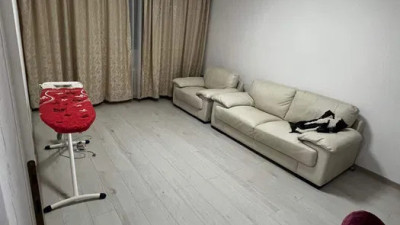 APARTAMENT 3 CAMERE  PIATA GORJULUI