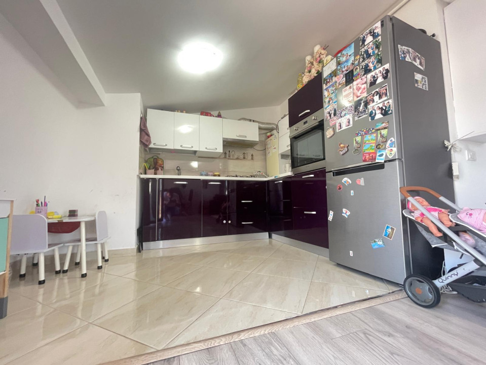 Apartament cu Terasă Generoasă în Zona Jiului