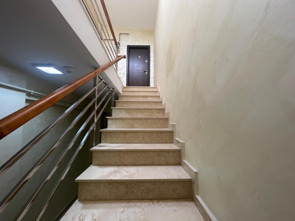 Apartament cu Terasă Generoasă în Zona Jiului