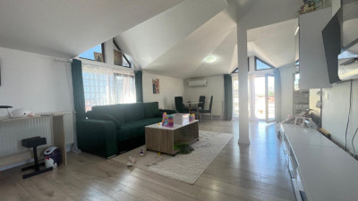 Apartament cu Terasă Generoasă în Zona Jiului
