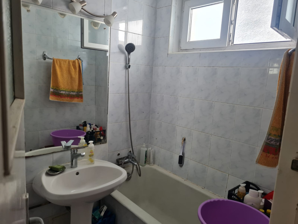 VANZARE APARTAMENT 2 CAMERE PAJURA 