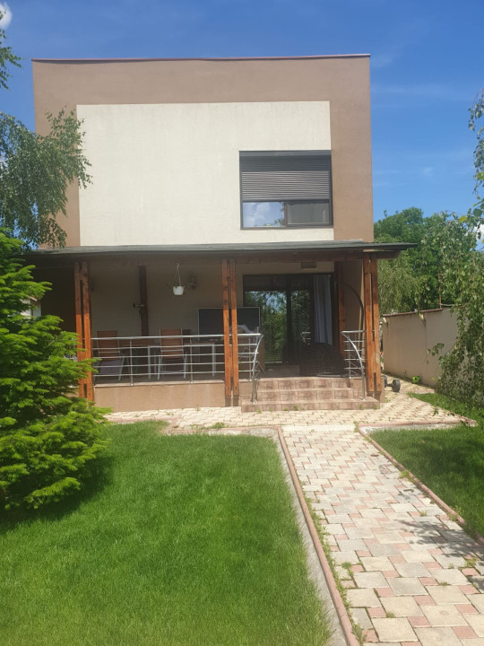Vila de Lux în Comuna Berceni – O Oază de Confort și Eleganță