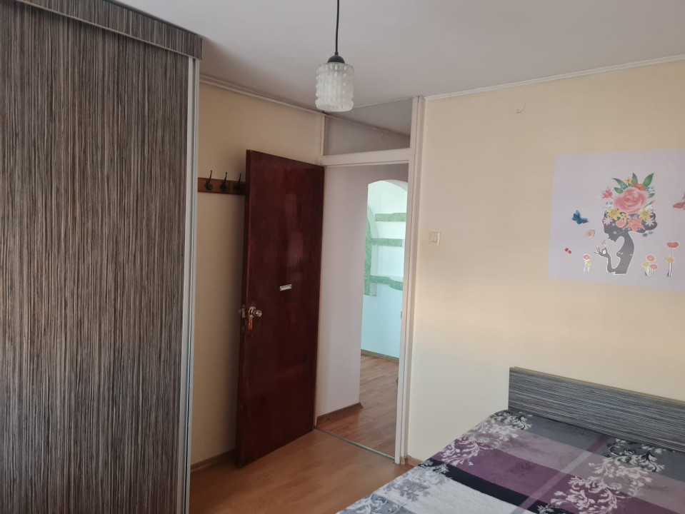 Apartament 4 camere lângă metrou Aparatorii Patriei, 