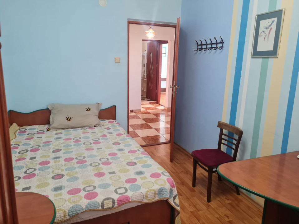 Apartament 4 camere lângă metrou Aparatorii Patriei, 
