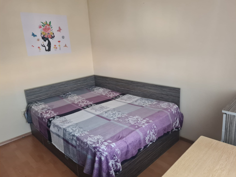 Apartament 4 camere lângă metrou Aparatorii Patriei, 