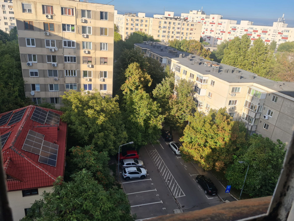 Apartament 4 camere lângă metrou Aparatorii Patriei, 