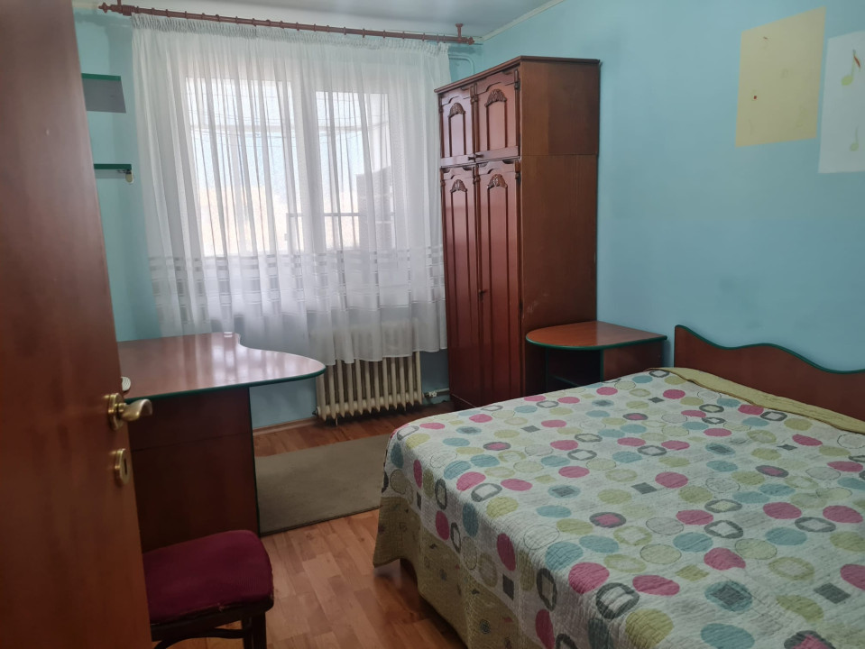 Apartament 4 camere lângă metrou Aparatorii Patriei, 