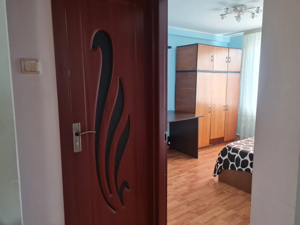 Apartament 4 camere lângă metrou Aparatorii Patriei, 