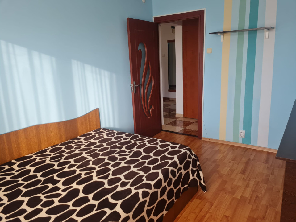 Apartament 4 camere lângă metrou Aparatorii Patriei, 