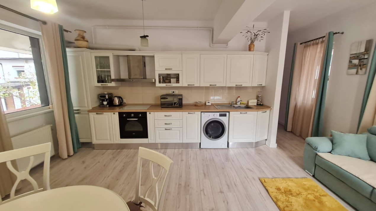 APARTAMENT LUX 3 CAMERE - DELEA NOUA 800 inchiriere termen scurt