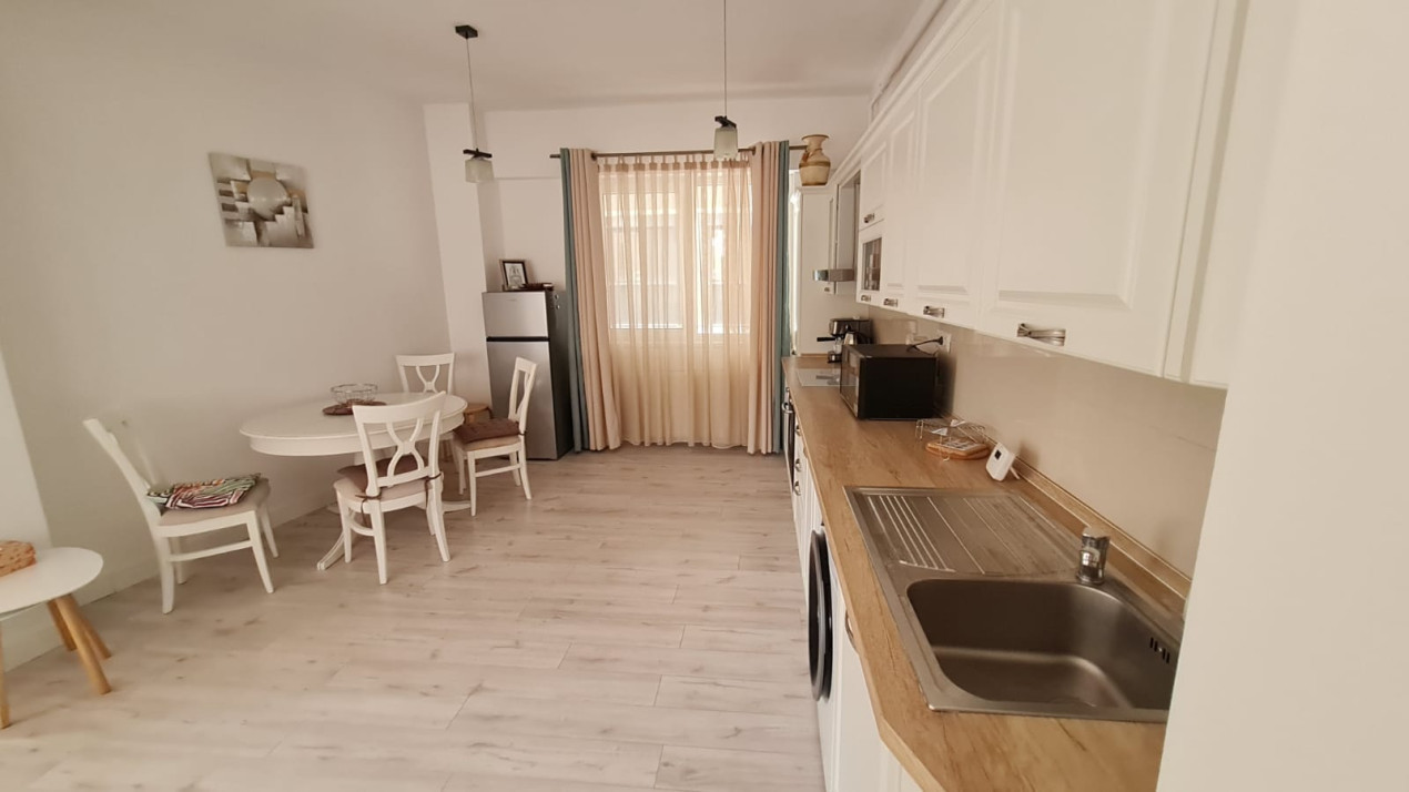 APARTAMENT LUX 3 CAMERE - DELEA NOUA 800 inchiriere termen scurt