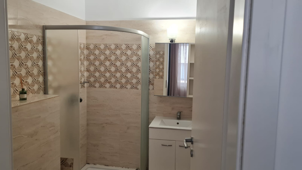 APARTAMENT LUX 3 CAMERE - DELEA NOUA 800 inchiriere termen scurt
