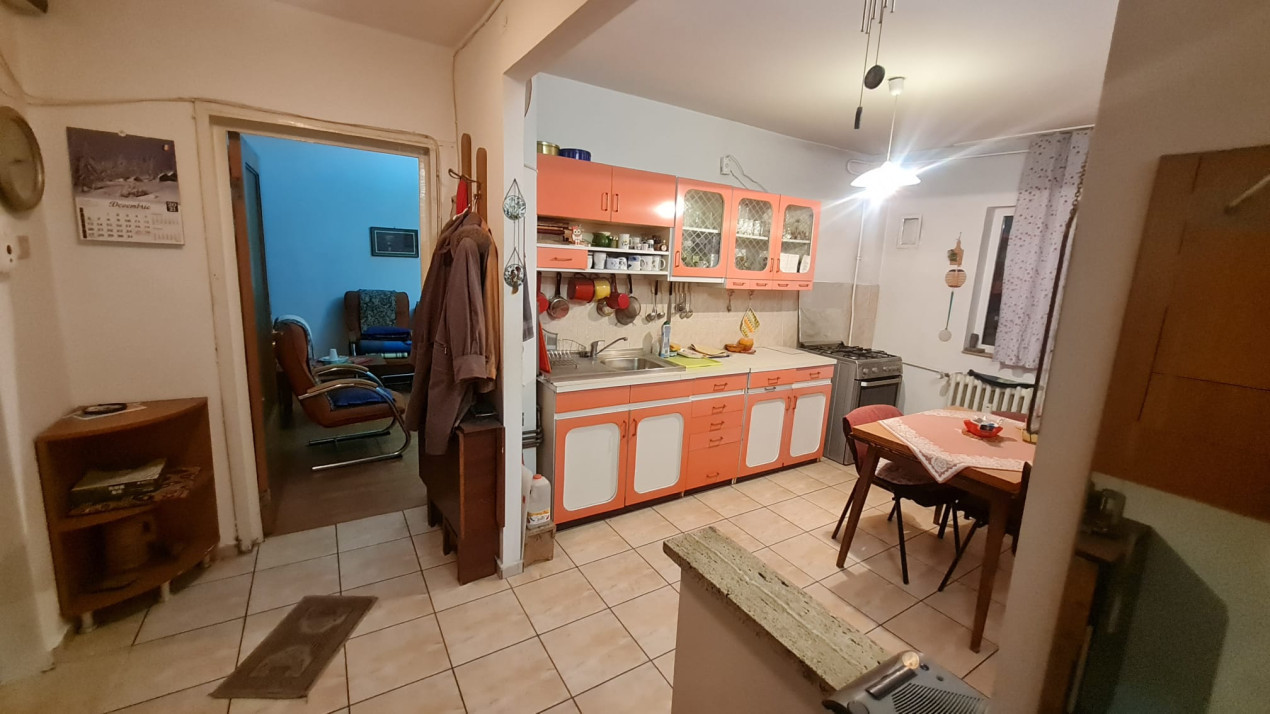 OCAZIE!!! APARTAMENT 2 CAMERE - TINERETULUI POLIVALENTA