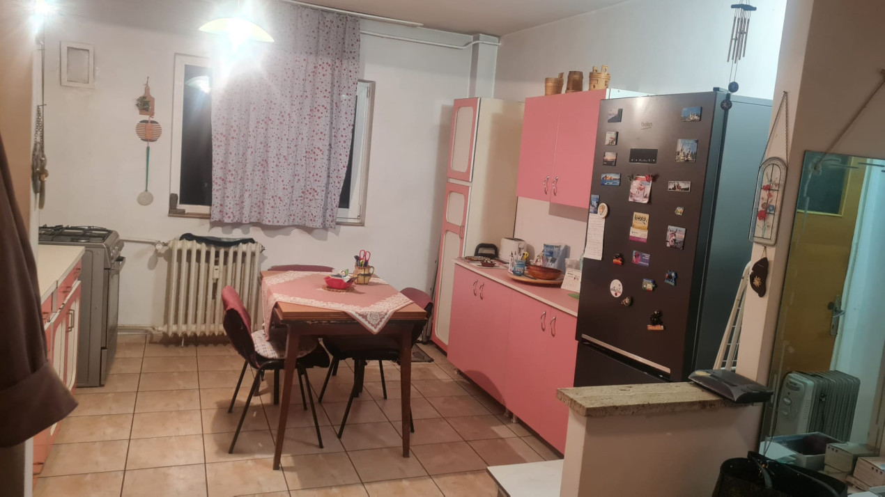 OCAZIE!!! APARTAMENT 2 CAMERE - TINERETULUI POLIVALENTA
