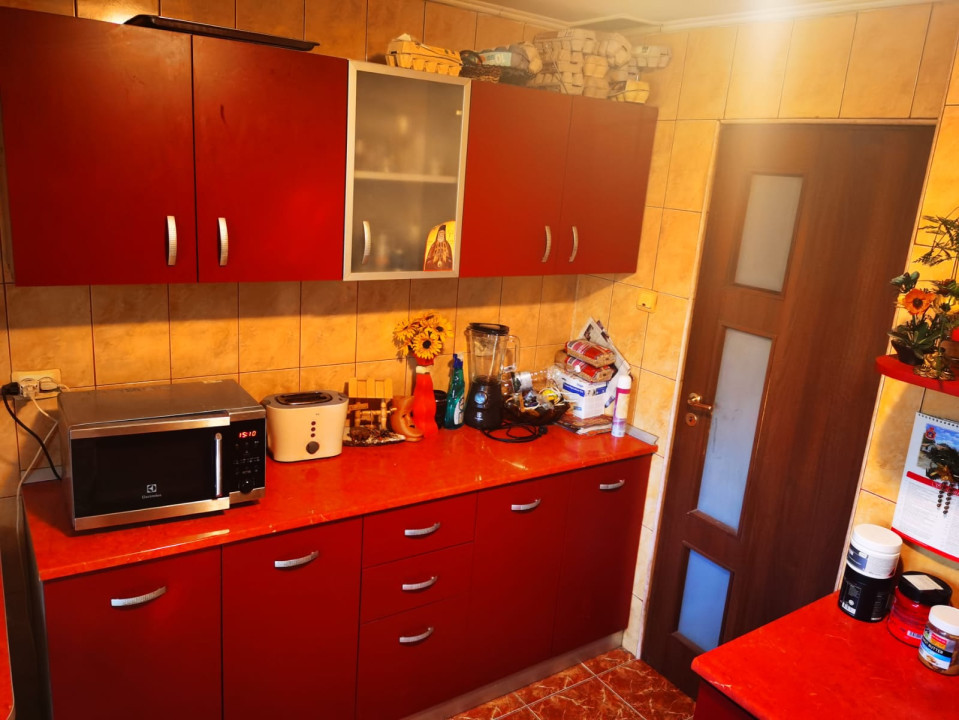 Apartament 3 Camere Decomandat în Zona Crângași, Str. Nucșoara