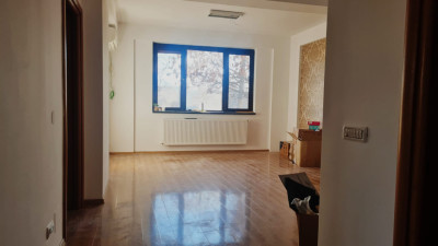 Apartament 3 cam Jiului 