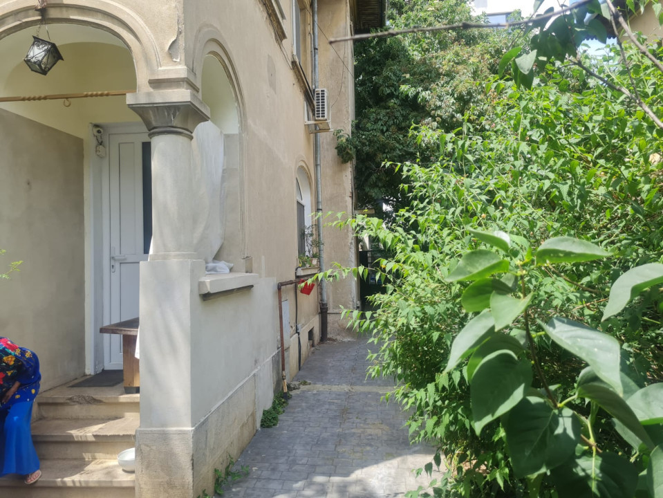 Apartament de Vânzare în Vila Istorică, Zona Domenii