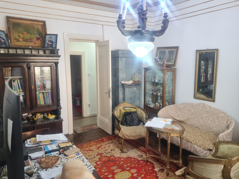 Apartament de Vânzare în Vila Istorică, Zona Domenii